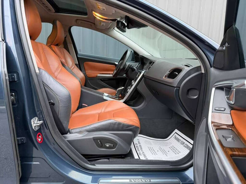 2014 Volvo S60 T5 Platinum