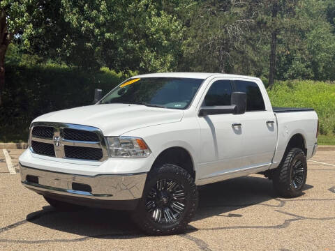 2017 RAM 1500 SLT