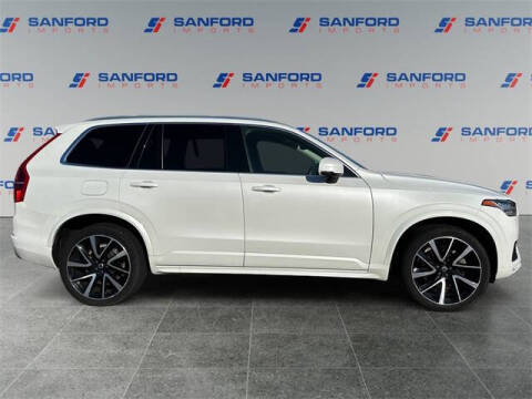 2021 Volvo XC90 T6 Momentum 7-Passenger