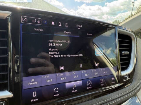 2022 Chrysler Pacifica Hybrid Touring L