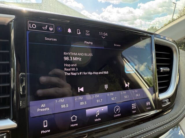 2022 Chrysler Pacifica Hybrid Touring L