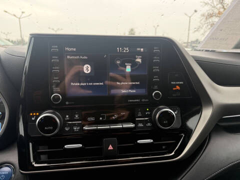 2022 Toyota Highlander Hybrid XLE