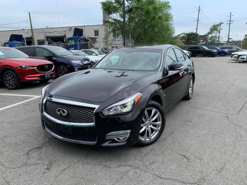 2016 Infiniti Q70 3.7