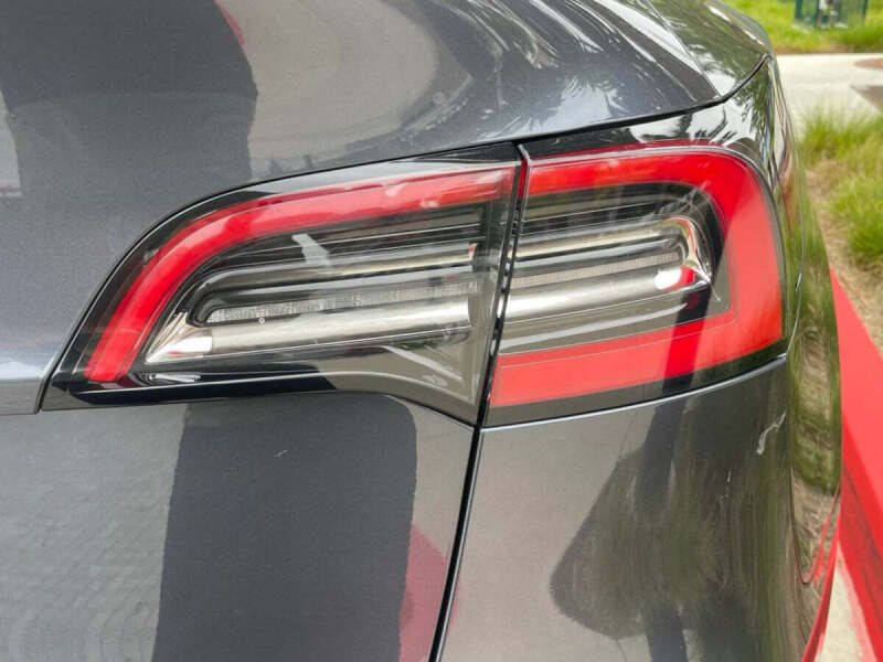 2024 Tesla Model Y Long Range