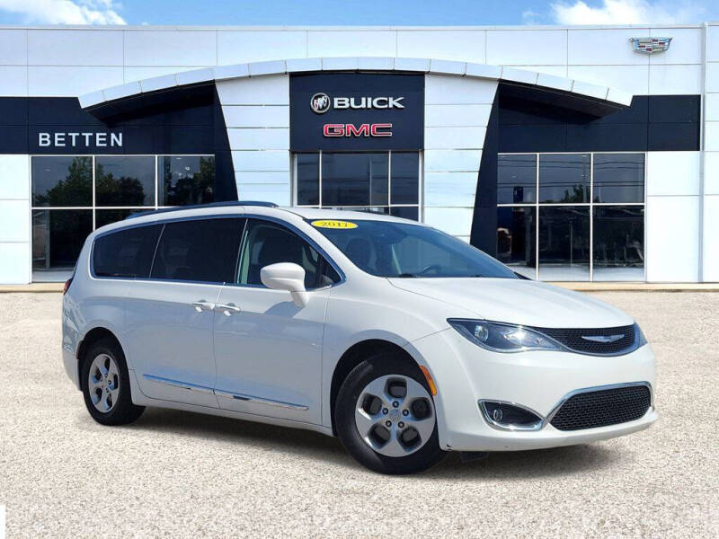 2017 Chrysler Pacifica Touring-L Plus