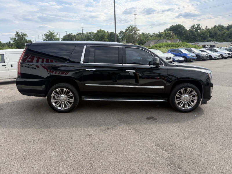 2017 Cadillac Escalade ESV Luxury