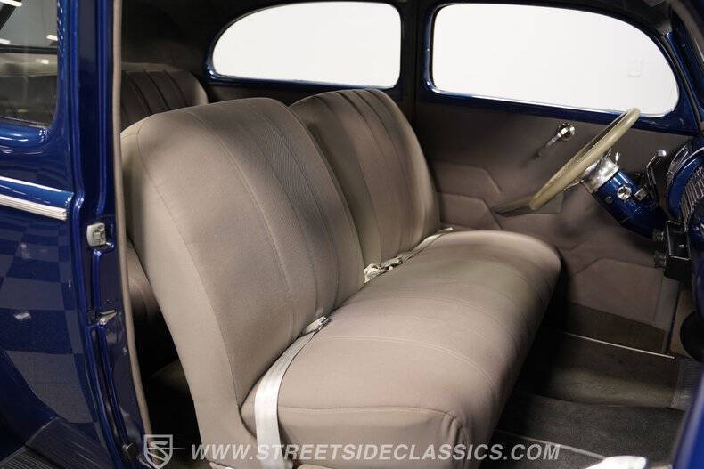 1940 Ford Deluxe