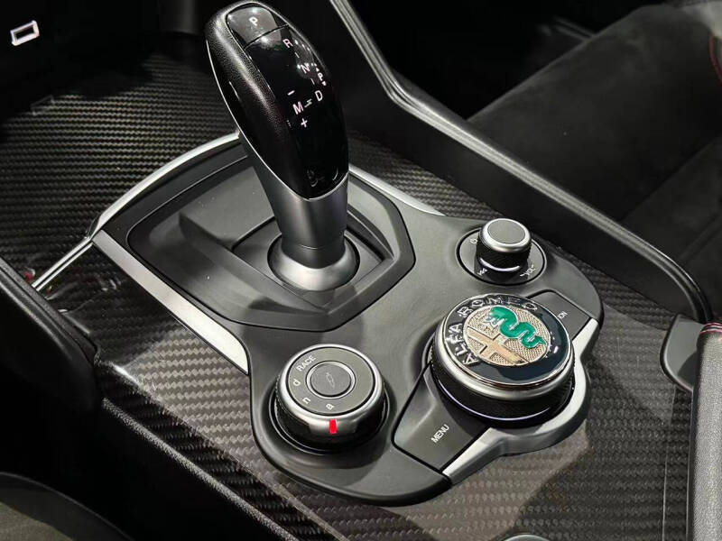 2017 Alfa Romeo Giulia Quadrifoglio