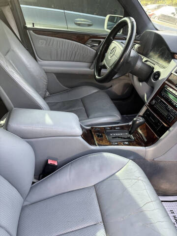 1996 Mercedes-Benz E-Class E 320