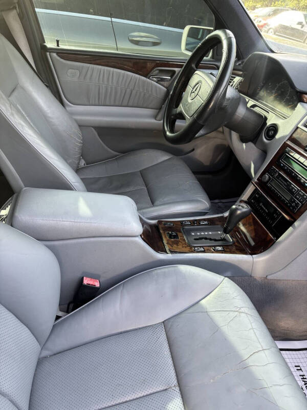 1996 Mercedes-Benz E-Class E 320