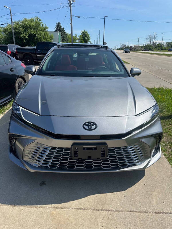 Used 2025 Toyota Camry XSE with VIN 4T1DBADK8SU525909 for sale in Oak Creek, WI