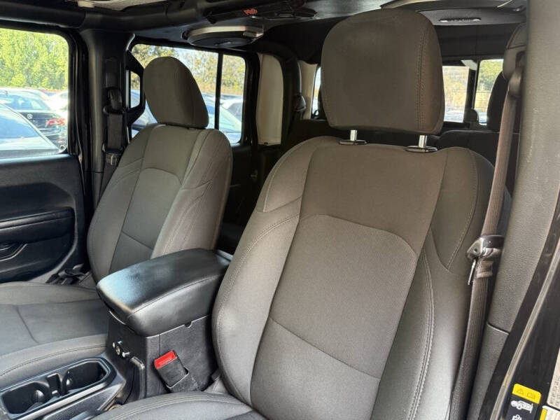 2020 Jeep Gladiator Sport