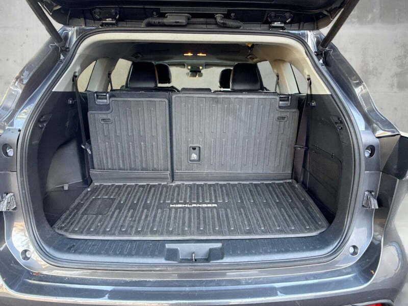 2022 Toyota Highlander Hybrid XLE