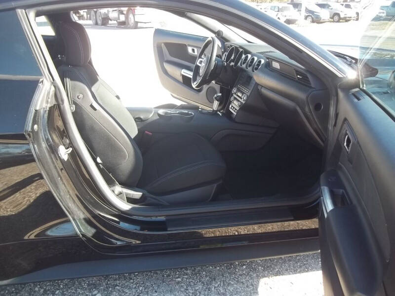 2017 Ford Mustang V6