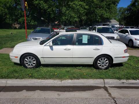 2006 Kia Amanti for sale at D and D Auto Sales in Topeka KS