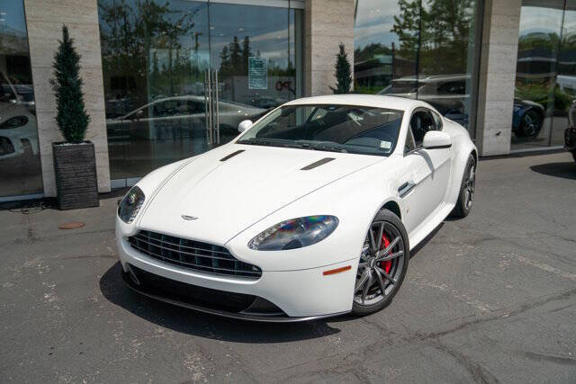 2015 Aston Martin V8 Vantage 35