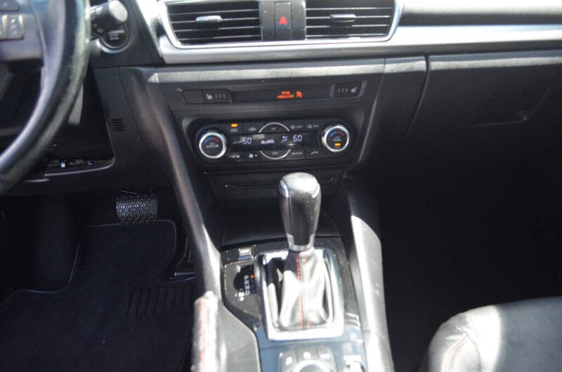 2015 Mazda MAZDA3 s Grand Touring