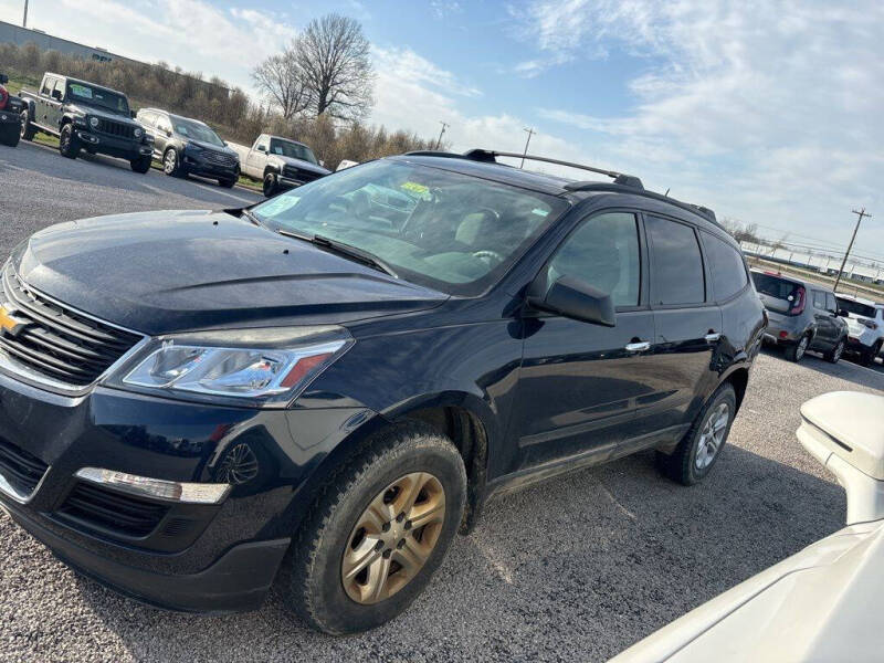 Used 2016 Chevrolet Traverse LS with VIN 1GNKRFED3GJ214246 for sale in Maysville, KY
