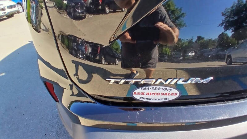 2022 Ford Edge Titanium