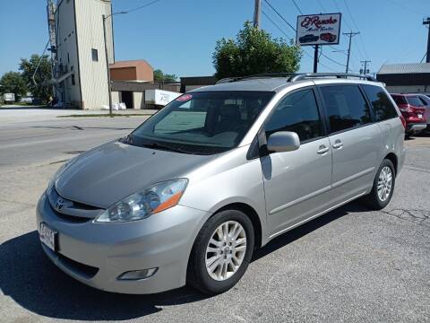 2008 Toyota Sienna for sale at El Rancho Auto Sales in Des Moines IA