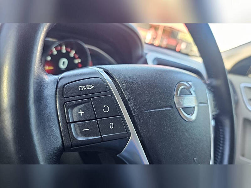 2015 Volvo XC60 T5 Drive-E Platinum