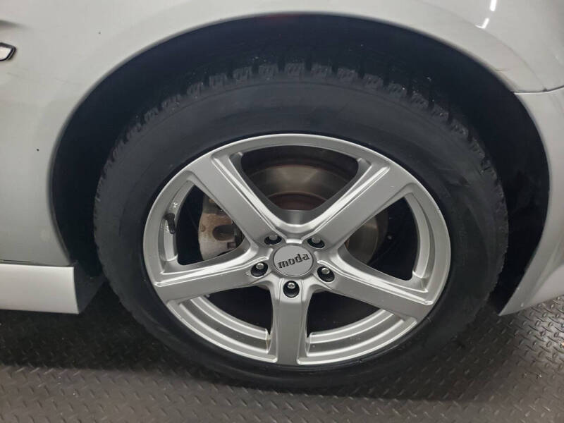 2009 Pontiac G8 Base w/Bluetooth