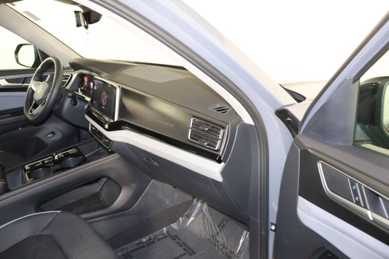 2024 Volkswagen Atlas Peak Edition SEL 4Motion