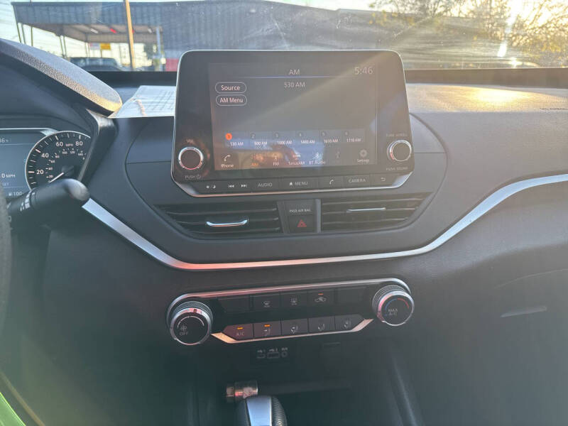 2022 Nissan Altima 2.5 SV