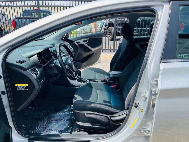 2015 Hyundai Elantra SE