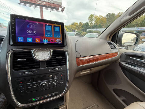 2012 Chrysler Town and Country Touring