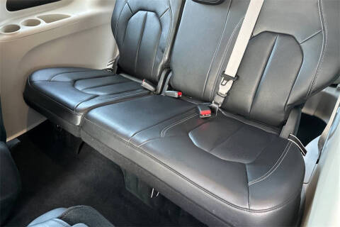 2022 Chrysler Pacifica Hybrid Touring L