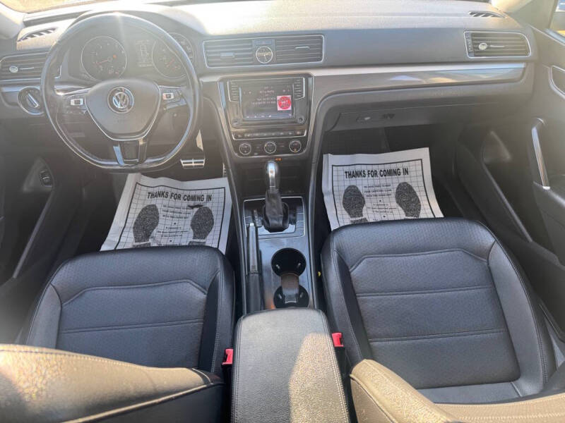 2017 Volkswagen Passat 1.8T R-Line