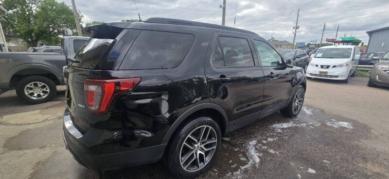 2017 Ford Explorer Sport