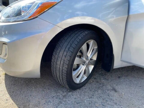 2014 Hyundai Accent SE