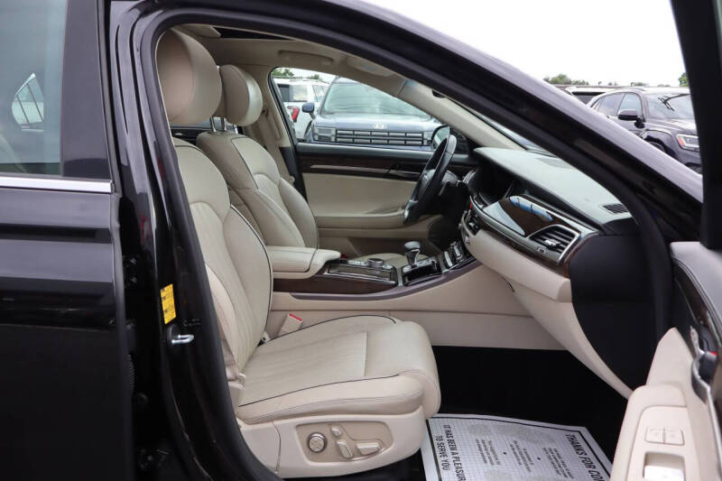 2019 Genesis G90