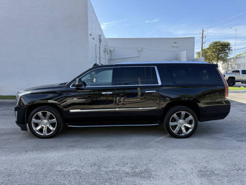 2017 Cadillac Escalade ESV Luxury