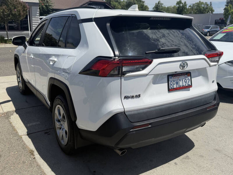2020 Toyota RAV4 LE