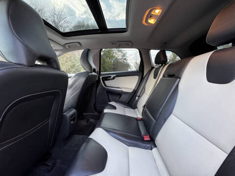 2017 Volvo XC60 T6 Dynamic