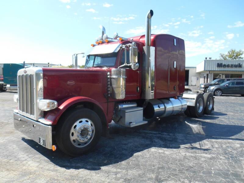 2016 Peterbilt 389 for sale at Maczuk Automotive Group in Hermann MO
