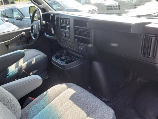 2022 Chevrolet Express 2500