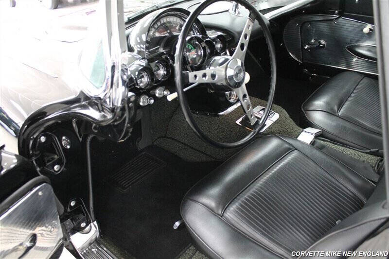 1961 Chevrolet Corvette 36
