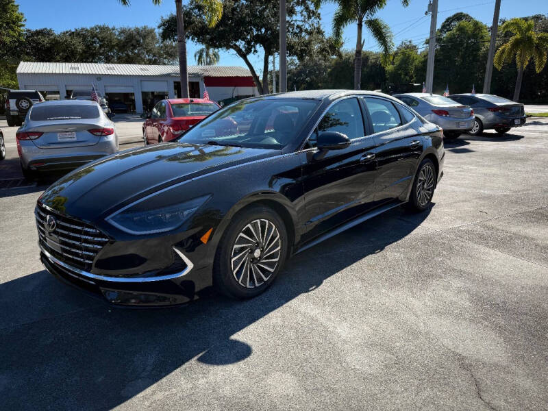 2021 Hyundai Sonata Hybrid for sale at STEPANEK'S AUTO SALES & SERVICE INC. in Vero Beach FL