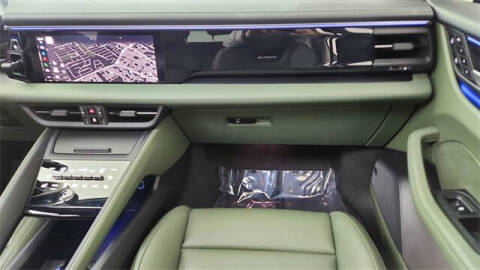 2025 Porsche Macan 4S Electric