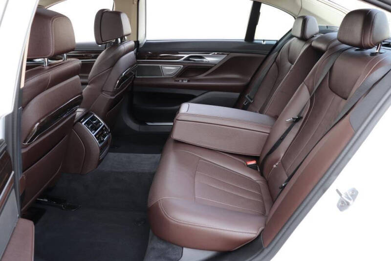 2016 BMW 7 Series 740i