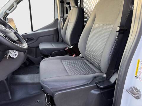 2024 Ford Transit 250