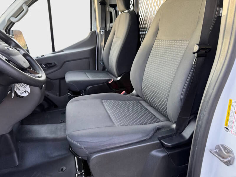 2024 Ford Transit 250