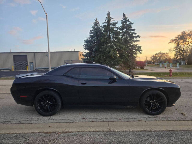 2016 Dodge Challenger SXT Plus