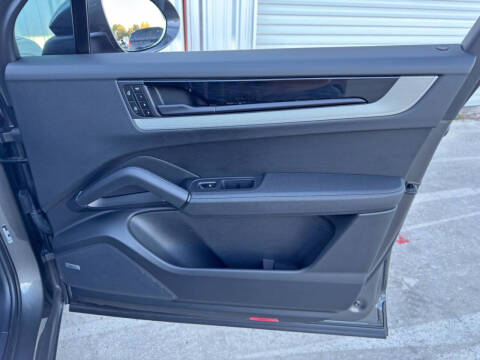 2024 Porsche Cayenne S