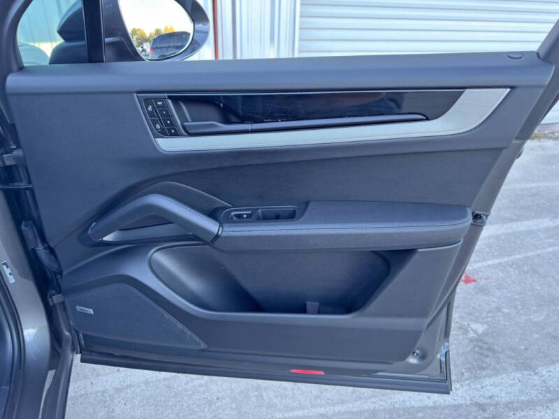 2024 Porsche Cayenne S