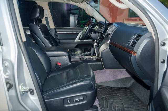 2013 Toyota Land Cruiser